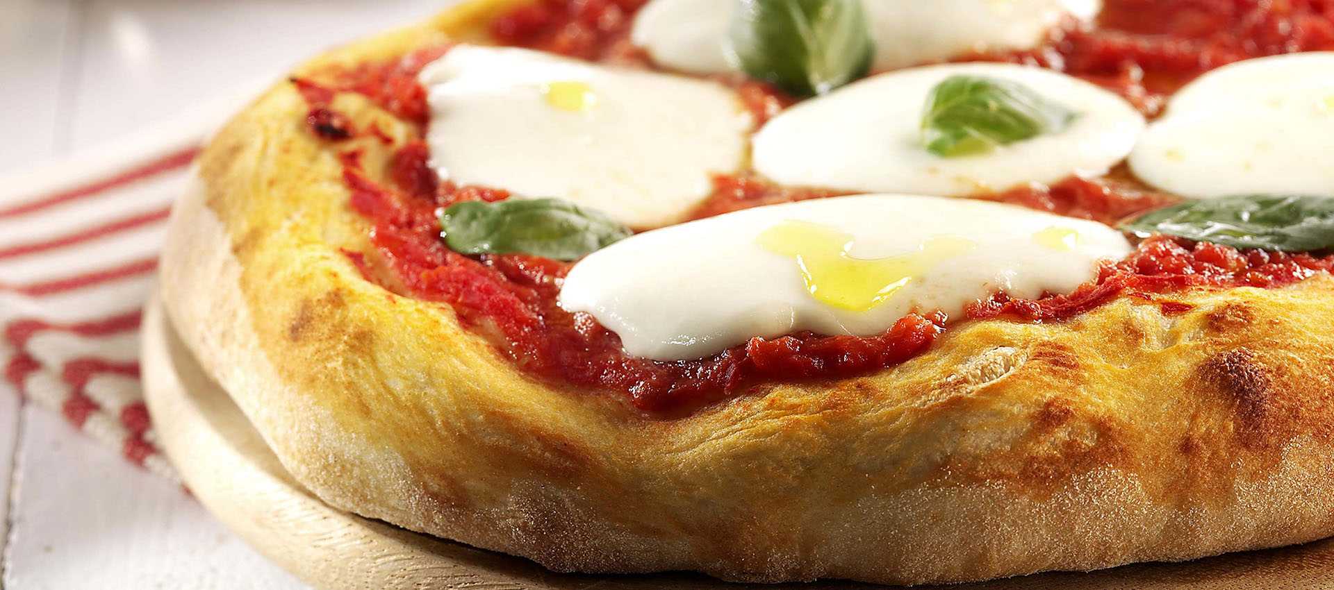 Pizza Margherita Italian Recipe Mutti Us